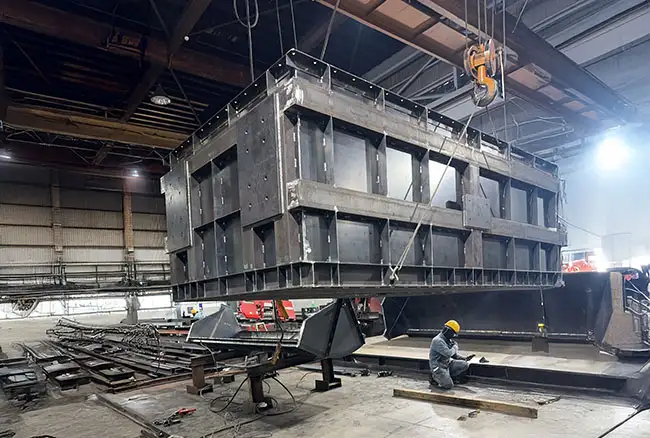 大型機器の搬入据付